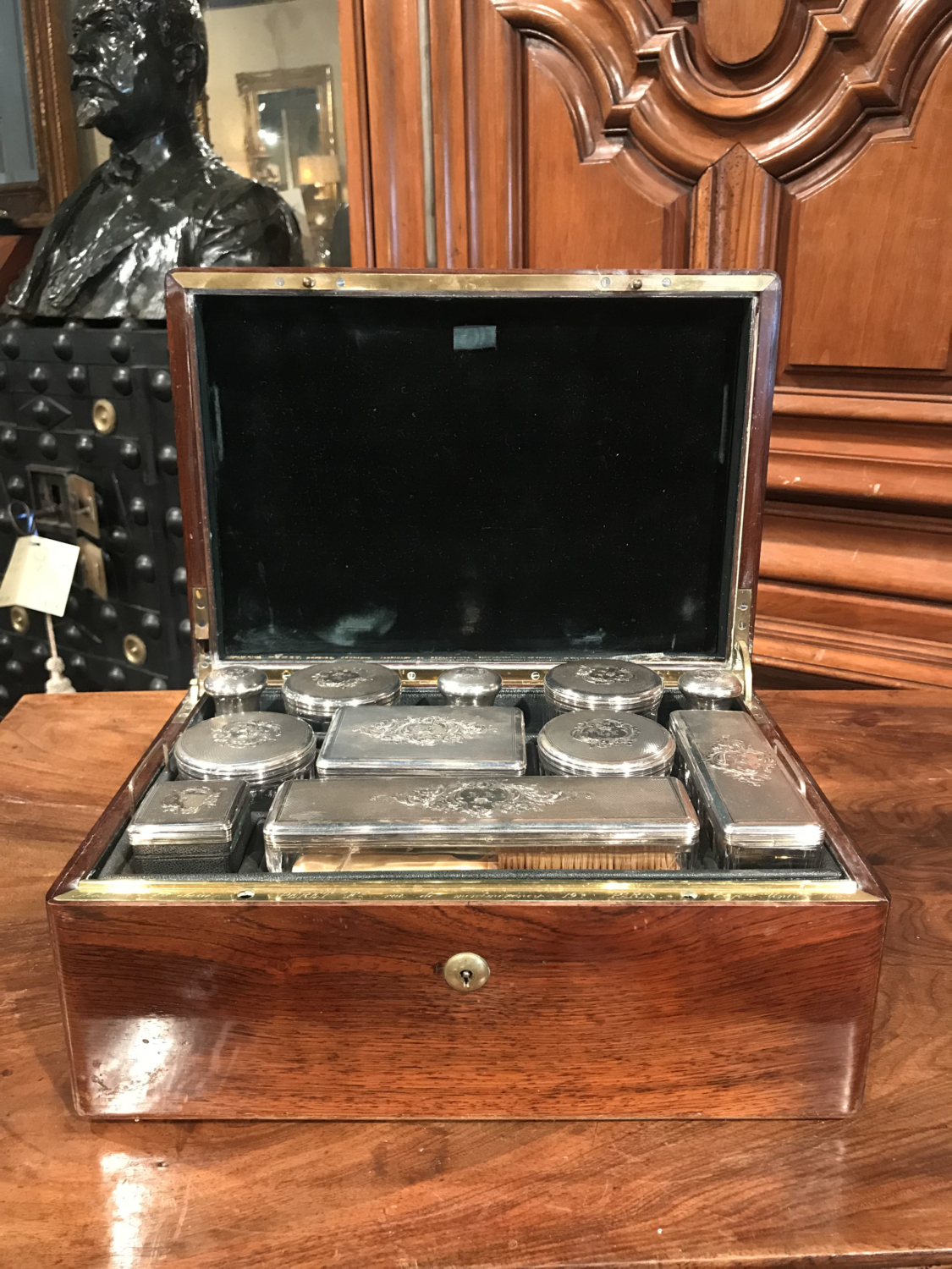 Vanity beauty case Louis Vuitton - Des Voyages - Recent Added Items -  European ANTIQUES & DECORATIVE