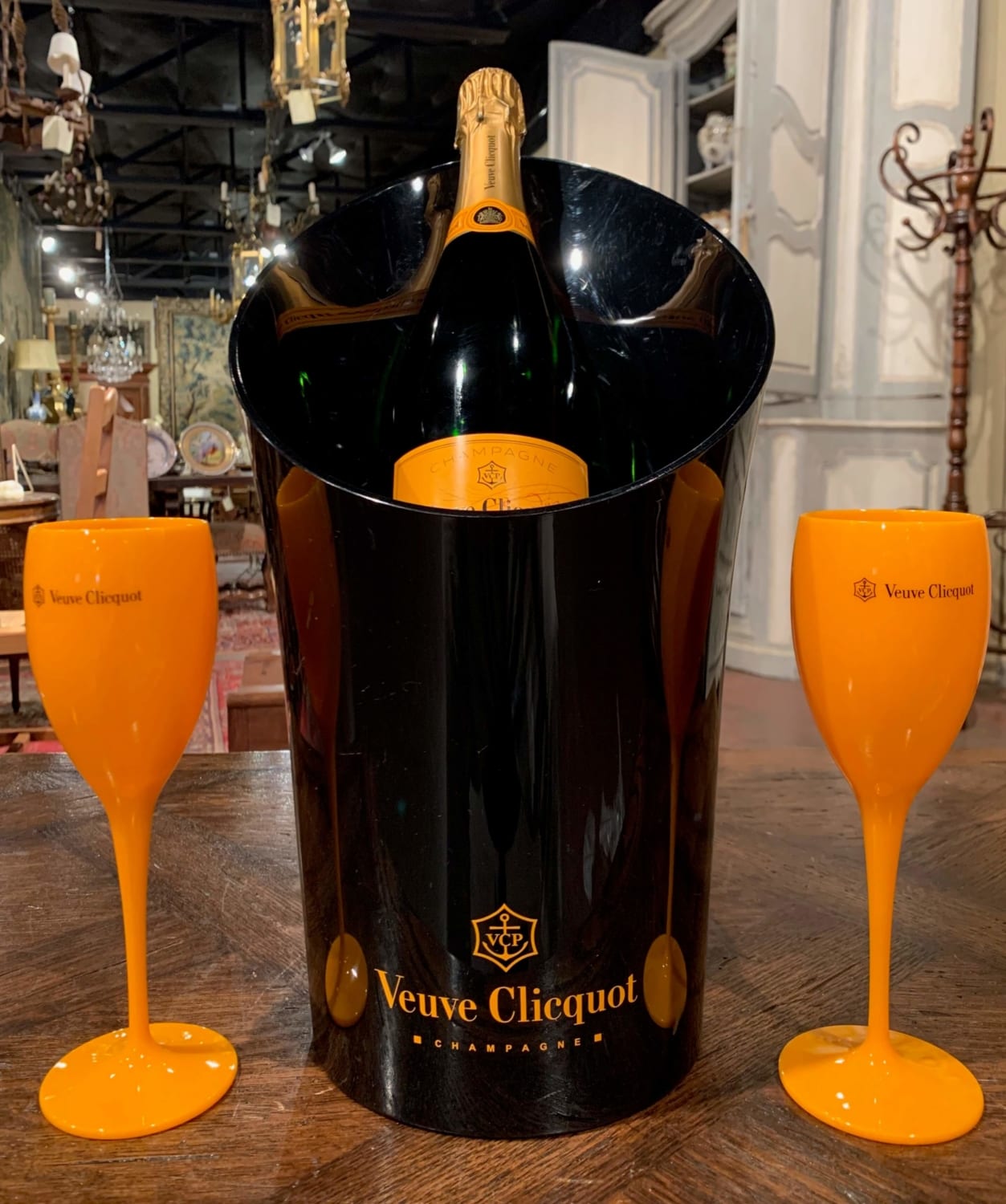 Veuve Clicquot Champagne ORANGE STEM GLASSES Flute X 2 New 