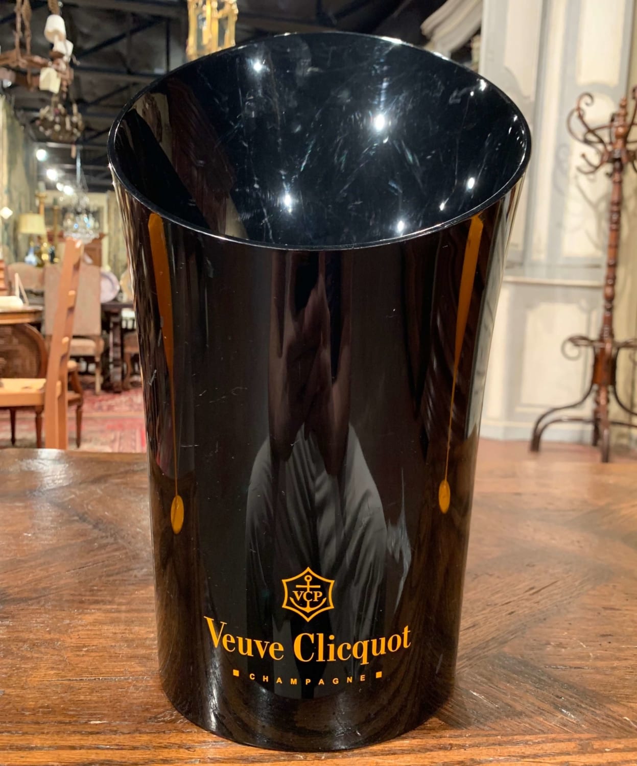Veuve Clicquot Champagne Home Party Set 6 Bottles + 6 Flutes : The