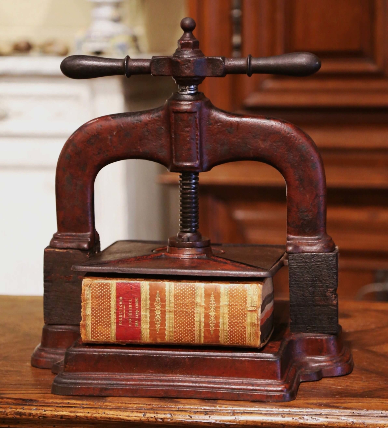 ANTIQUE WOODEN BOOK PRESS