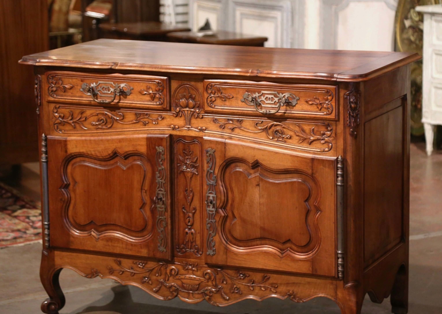 Antique Louis XV Style Corner Buffet from Provence, France, C