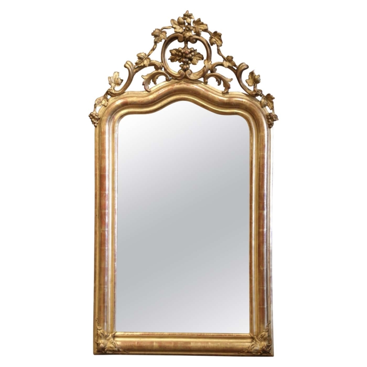 19th Century French Louis XV Carved Giltwood Mirror with Grape and Vine Motif