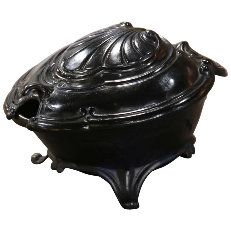 19th Century French Cast Iron Shell-Form Coal Bucket