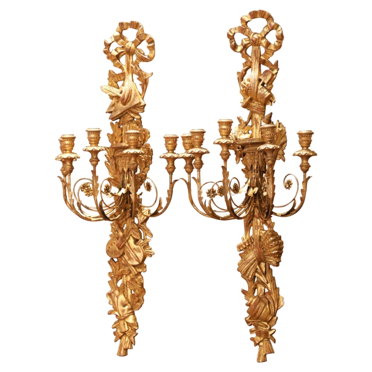 Pair of Early 20th Century Italian Neoclassical Carved Giltwood Wall Sconces